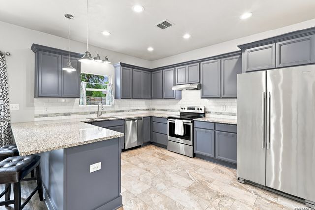 250 Englewood Dr, San Antonio, TX 78213