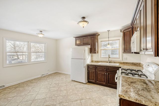 1630 Maple Lane, Elgin, IL 60123