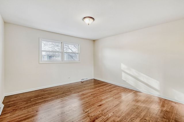 1630 Maple Lane, Elgin, IL 60123