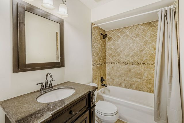 1630 Maple Lane, Elgin, IL 60123