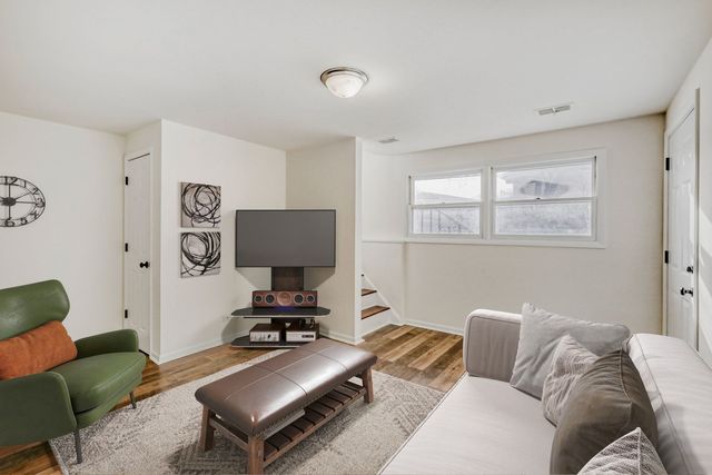 1630 Maple Lane, Elgin, IL 60123