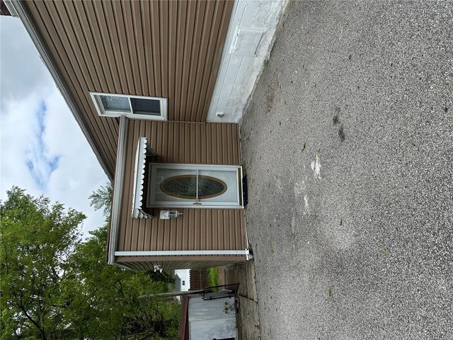10235 Saint Anthony Lane, St Ann, MO 63074