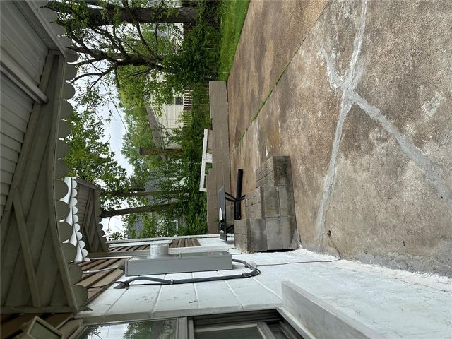 10235 Saint Anthony Lane, St Ann, MO 63074