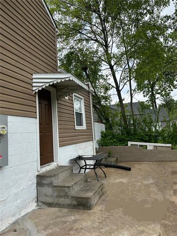 10235 Saint Anthony Lane, St Ann, MO 63074