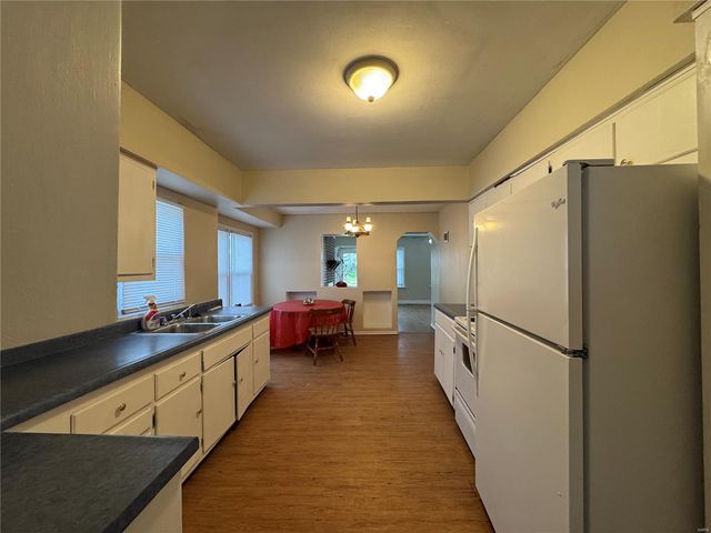 10235 Saint Anthony Lane, St Ann, MO 63074