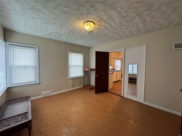 10235 Saint Anthony Lane, St Ann, MO 63074