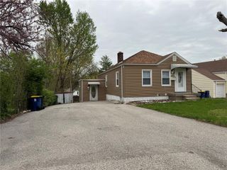 10235 Saint Anthony Lane, St Ann, MO 63074