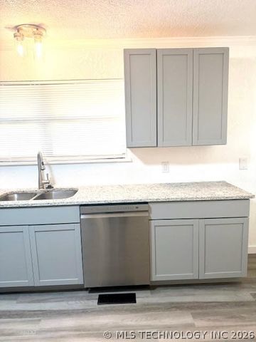 4747 S Santa Fe Avenue, Tulsa, OK 74107