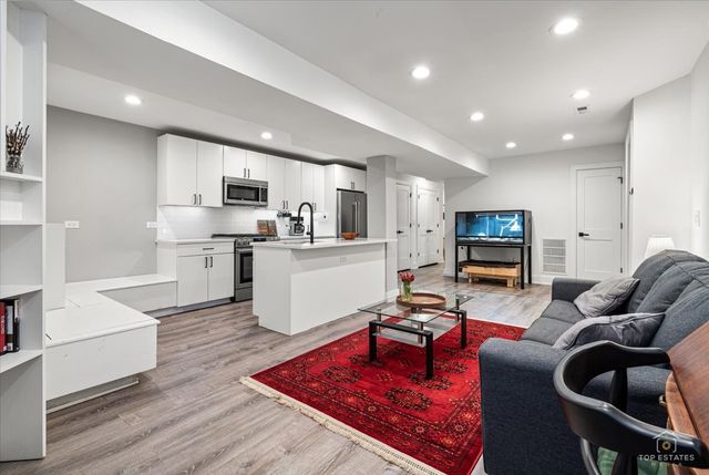 3432 W Belden Avenue G, Chicago, IL 60647