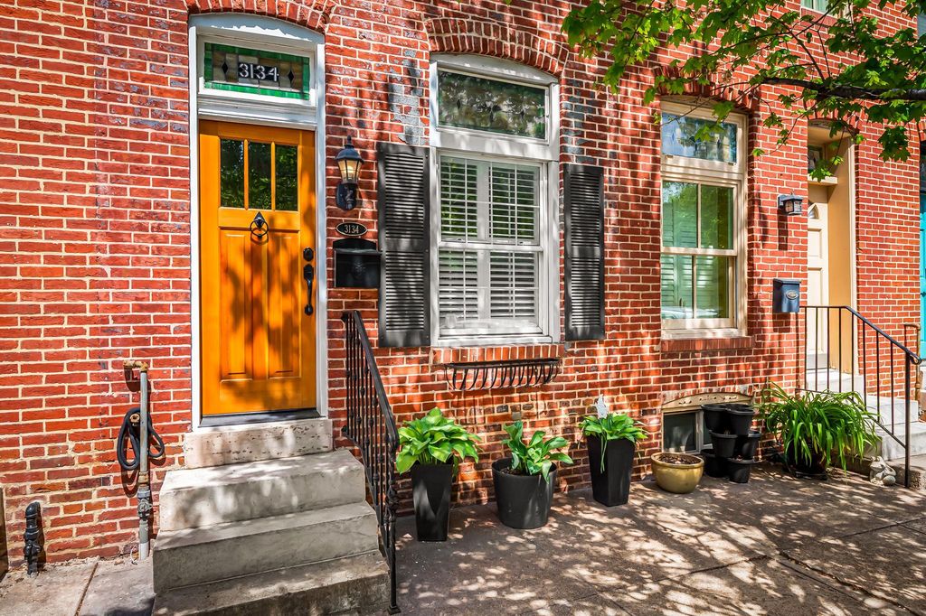 Image 2 of property listing at 3134 ELLIOTT ST, Baltimore, MD 21224