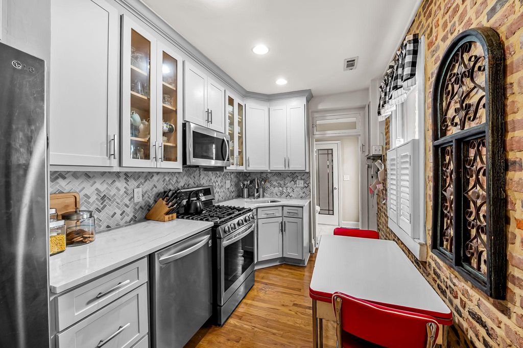 Image 11 of property listing at 3134 ELLIOTT ST, Baltimore, MD 21224