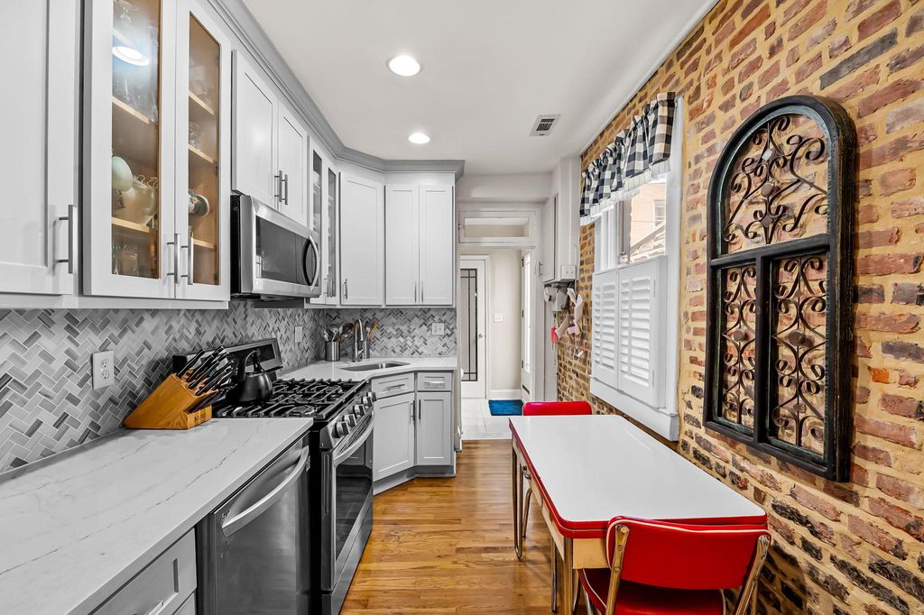 Image 12 of property listing at 3134 ELLIOTT ST, Baltimore, MD 21224