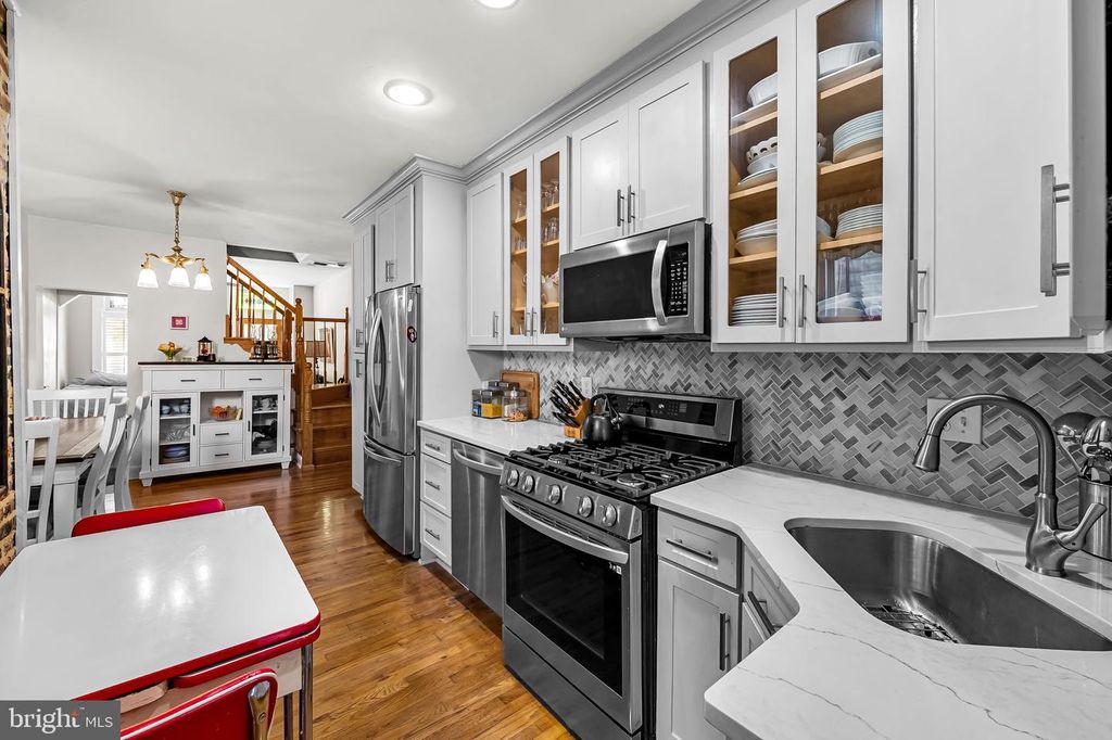 Image 13 of property listing at 3134 ELLIOTT ST, Baltimore, MD 21224