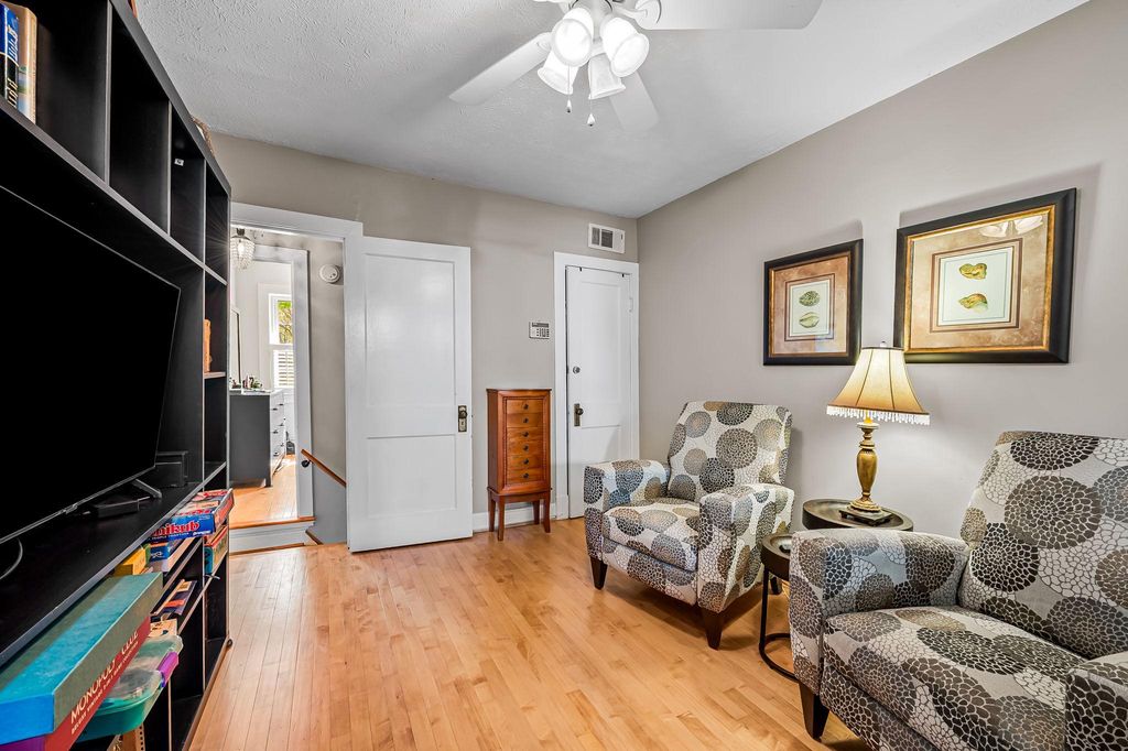 Image 20 of property listing at 3134 ELLIOTT ST, Baltimore, MD 21224