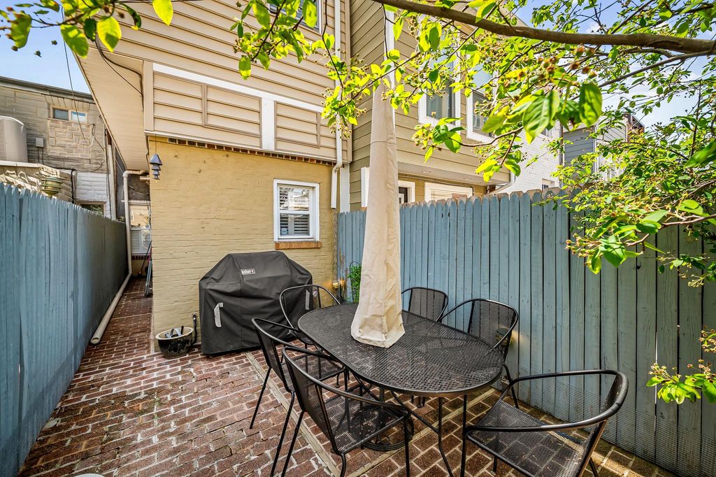 Image 29 of property listing at 3134 ELLIOTT ST, Baltimore, MD 21224