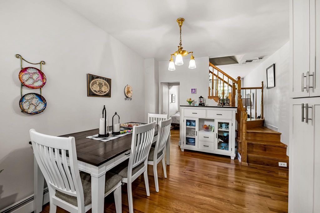 Image 8 of property listing at 3134 ELLIOTT ST, Baltimore, MD 21224