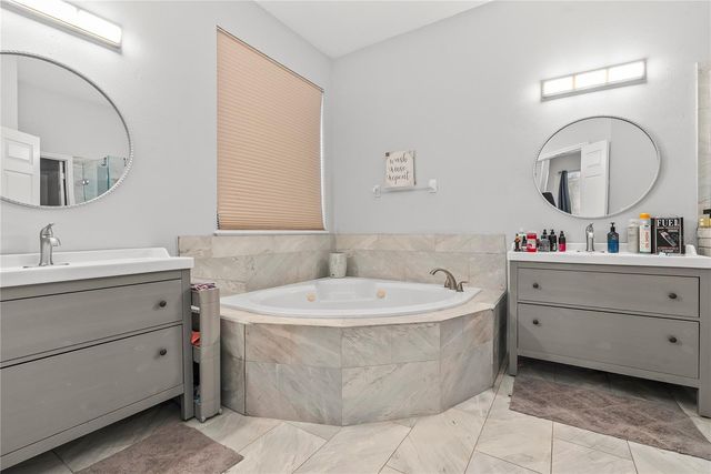 8039 SOLITAIRE COURT, Orlando, FL 32836