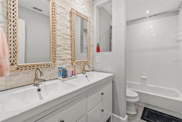8039 SOLITAIRE COURT, Orlando, FL 32836
