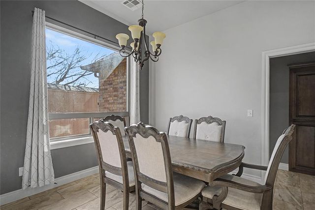 11912 W Wickford Place, Yukon, OK 73099