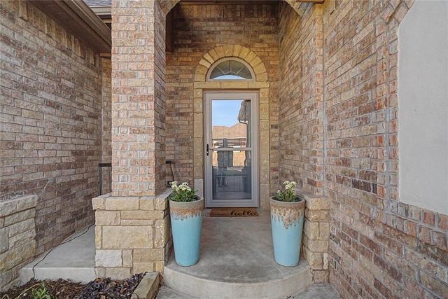 11912 W Wickford Place, Yukon, OK 73099