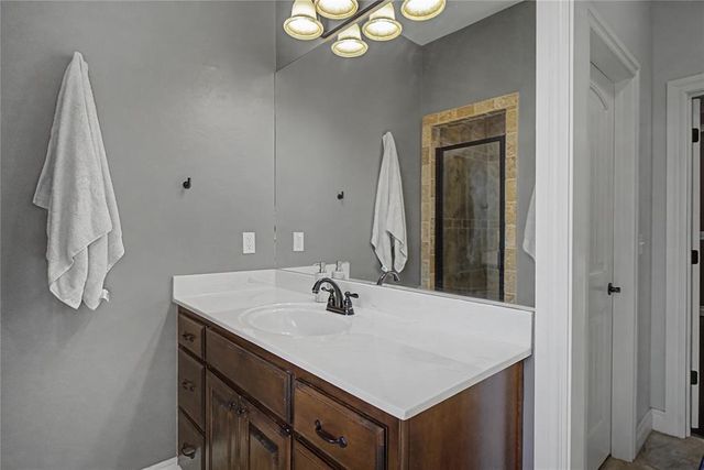 11912 W Wickford Place, Yukon, OK 73099