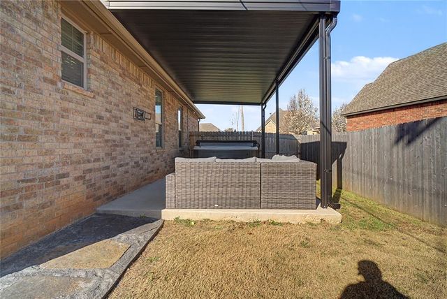 11912 W Wickford Place, Yukon, OK 73099