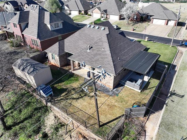 11912 W Wickford Place, Yukon, OK 73099