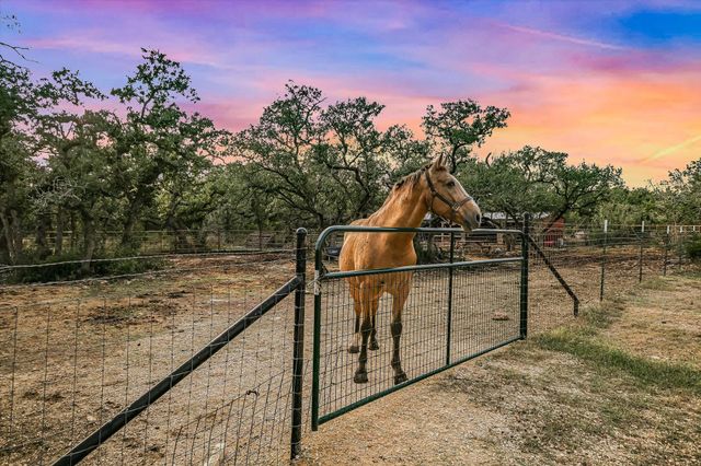 8305 OZARK DR, San Marcos, TX 78666