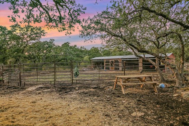 8305 OZARK DR, San Marcos, TX 78666