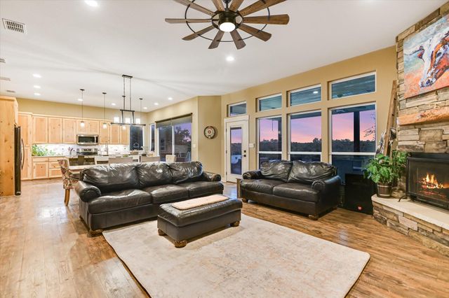 8305 OZARK DR, San Marcos, TX 78666