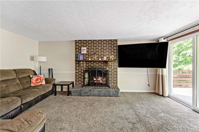 2105 Pendleton Dr, Monroeville, PA 15146