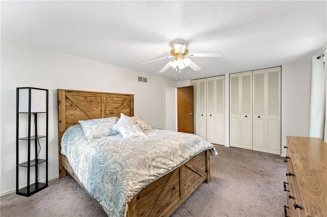 2105 Pendleton Dr, Monroeville, PA 15146