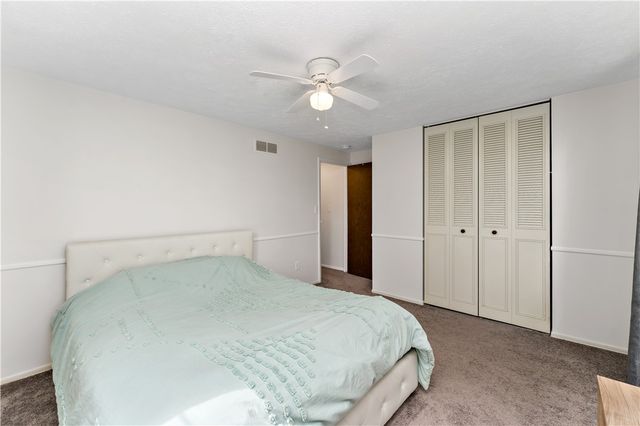 2105 Pendleton Dr, Monroeville, PA 15146