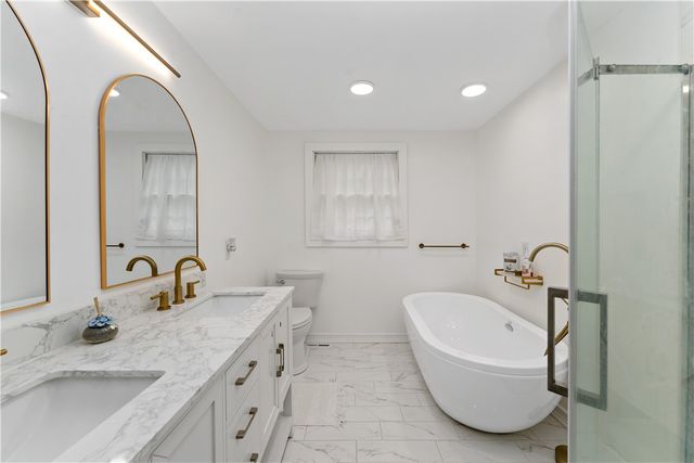 2105 Pendleton Dr, Monroeville, PA 15146