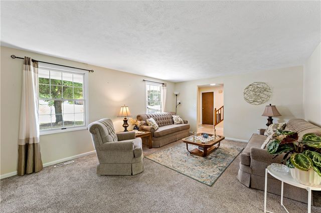 2105 Pendleton Dr, Monroeville, PA 15146