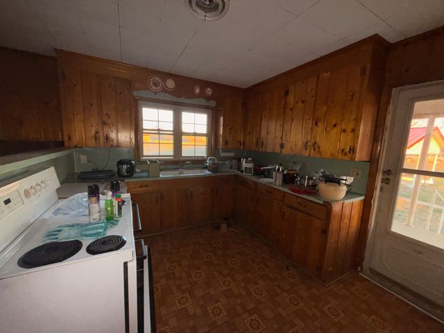 126 Dunn Rd, Leoma, TN 38468