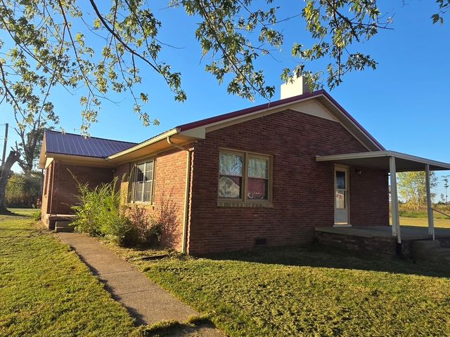 126 Dunn Rd, Leoma, TN 38468