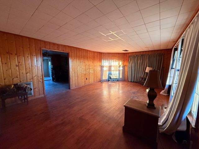 126 Dunn Rd, Leoma, TN 38468