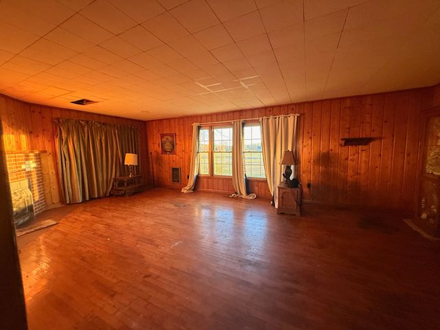 126 Dunn Rd, Leoma, TN 38468