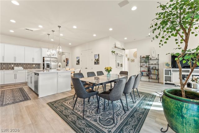 6033 Bugsy Street, North Las Vegas, NV 89081