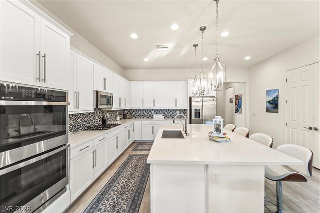 6033 Bugsy Street, North Las Vegas, NV 89081