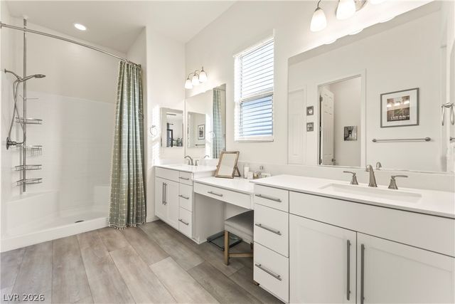 6033 Bugsy Street, North Las Vegas, NV 89081