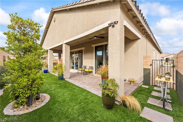 6033 Bugsy Street, North Las Vegas, NV 89081