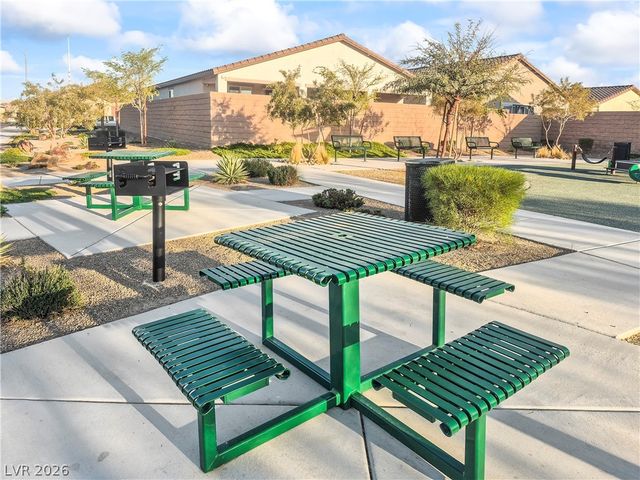 6033 Bugsy Street, North Las Vegas, NV 89081