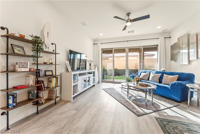 6033 Bugsy Street, North Las Vegas, NV 89081