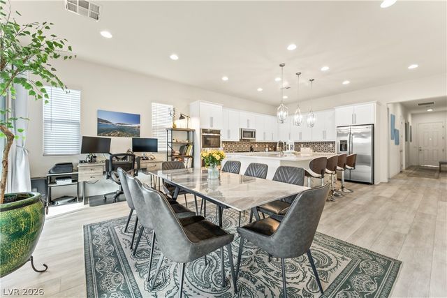 6033 Bugsy Street, North Las Vegas, NV 89081