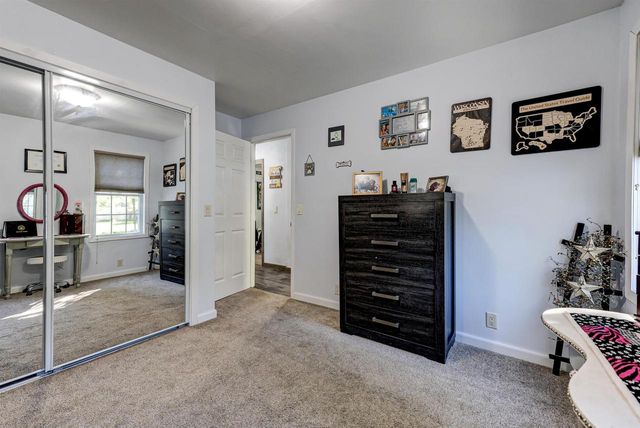831 W GROVE STREET, Appleton, WI 54915
