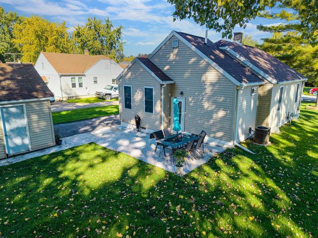 831 W GROVE STREET, Appleton, WI 54915