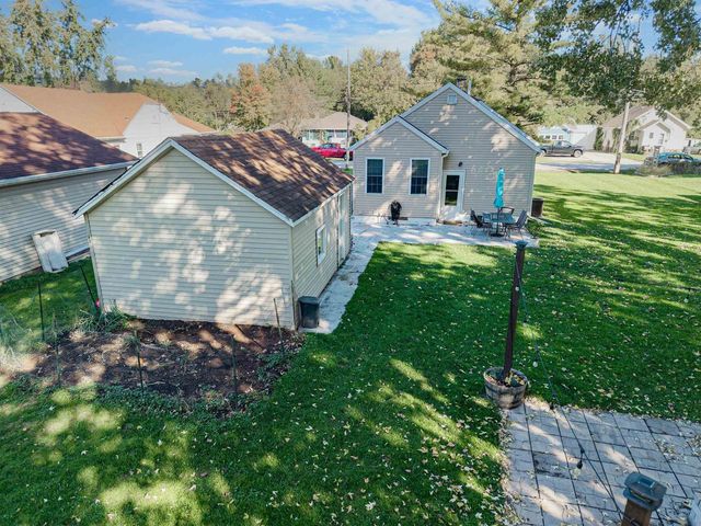 831 W GROVE STREET, Appleton, WI 54915