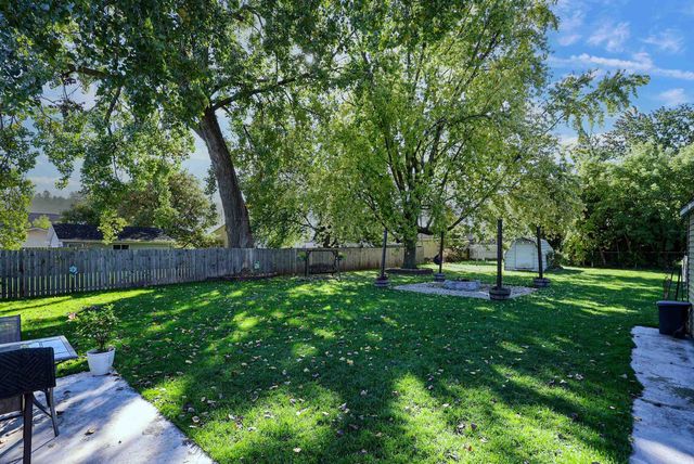 831 W GROVE STREET, Appleton, WI 54915